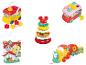 Jouets Disney Baby, notamment un train, un bus et un anneau empilable.