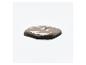 Une goutte de peinture marron clair ou de fond de teint liquide sur fond blanc.