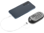 Smartphone bleu foncé en charge avec une batterie externe portable grise et noire.