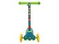 Trottinette pour enfants à trois roues, verte et bleue, avec des motifs de dinosaures et de chiots.