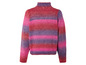 Un pull rose et violet à rayures avec un col montant.