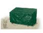 Housse de protection verte pour mobilier de jardin sur une terrasse avec une plante en pot.