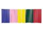 Un jeu de crayons de couleur dans plusieurs couleurs.