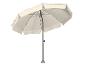 Un parasol beige avec un cadre en métal.
