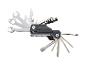 Un multitool avec différents outils, y compris des tournevis et un poinçon à chaîne.