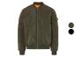 Une veste bomber vert foncé avec fermeture éclair
