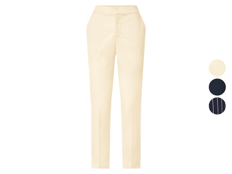 Pantalon femme couleur crème avec échantillons de couleurs crème, marine et marine rayé.