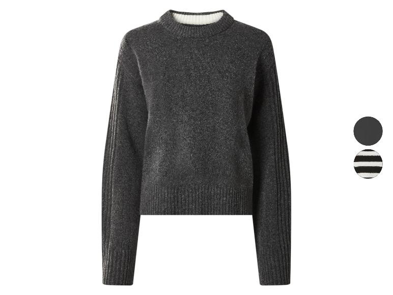 Pull en maille gris foncé avec col intérieur blanc, présenté avec des options de couleur.