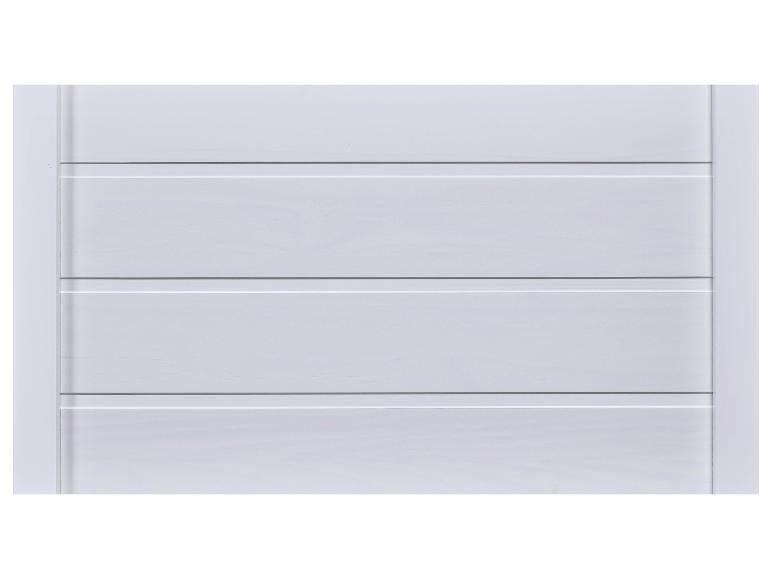 Porte blanche à lattes horizontales.