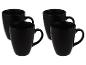 Ensemble de quatre grandes tasses noires.