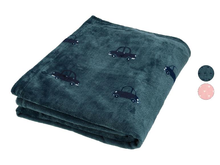 Couverture polaire bleue à motif de voitures, avec échantillon de motif cœurs roses