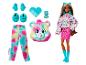 Poupée Barbie Care Bears avec vêtements, accessoires et un ours en peluche.