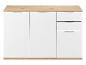 Buffet blanc avec trois portes et trois tiroirs, avec plateau et base effet bois.