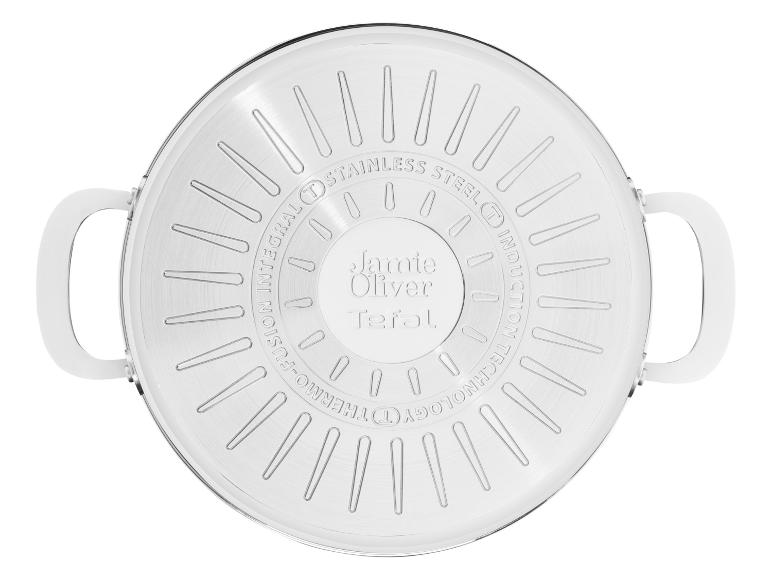 Fond d'une casserole Jamie Oliver by Tefal en acier inoxydable avec technologie à induction.