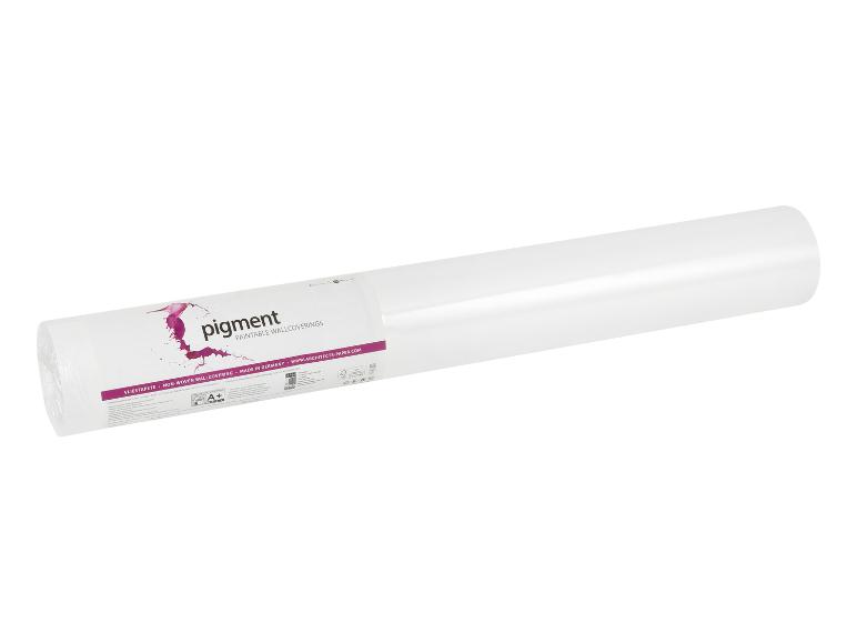 Rouleau de papier peint intissé blanc à peindre.