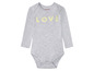 Un body bébé gris à manches longues de la marque L'upilù avec l'inscription 'LOVE'