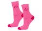 Deux paires de chaussettes roses avec un motif de lèvres rouges.