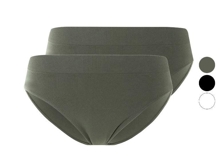 Deux culottes en coton vert olive.