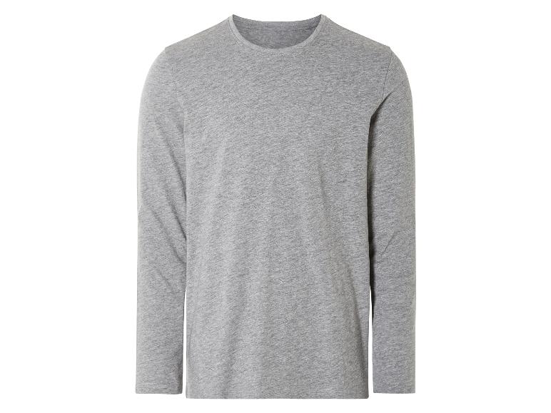 Un t-shirt gris à manches longues.