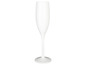 Une flûte à champagne blanche.