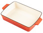 Un plat à gratin rectangulaire orange.
