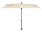 Un parasol beige pour l'extérieur