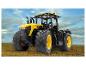 Tracteur JCB Fastrac télécommandé dans un champ.