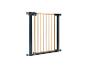 Barrière de sécurité pour enfants avec barreaux en bois et cadre métallique.