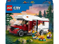 Ensemble LEGO City Holiday Camper Van de 385 pièces, famille en camping.