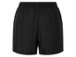 Shorts noirs avec une taille élastique.