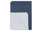 Une housse de protection bleue pour un cintre.