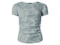 Un t-shirt gris à imprimé serpent.