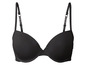 Un soutien-gorge noir avec des bonnets lisses et des bretelles réglables.