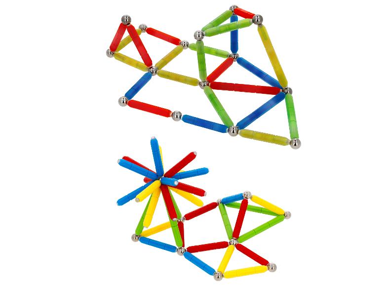 Jeu de construction magnétique LUPILU®: deux modèles colorés, connectés par des bâtonnets et des billes.