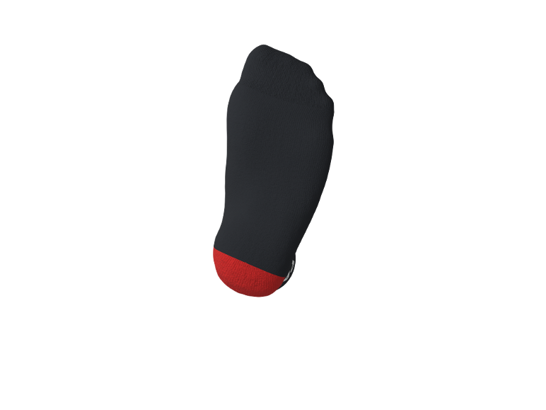 Chaussette noire avec talon rouge sur fond noir