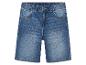 Shorts en jean bleu pour enfant.