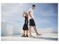 Sandales et baskets : mode estivale pour homme et femme.