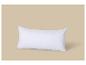 Oreiller blanc matelassé sur fond beige
