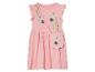 Robe rose à motif girafe et petite poche assortie.
