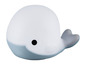 Une lampe de nuit en forme de baleine bleue.