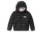 Blouson matelassé noir à capuche pour enfant avec imprimé Marvel.