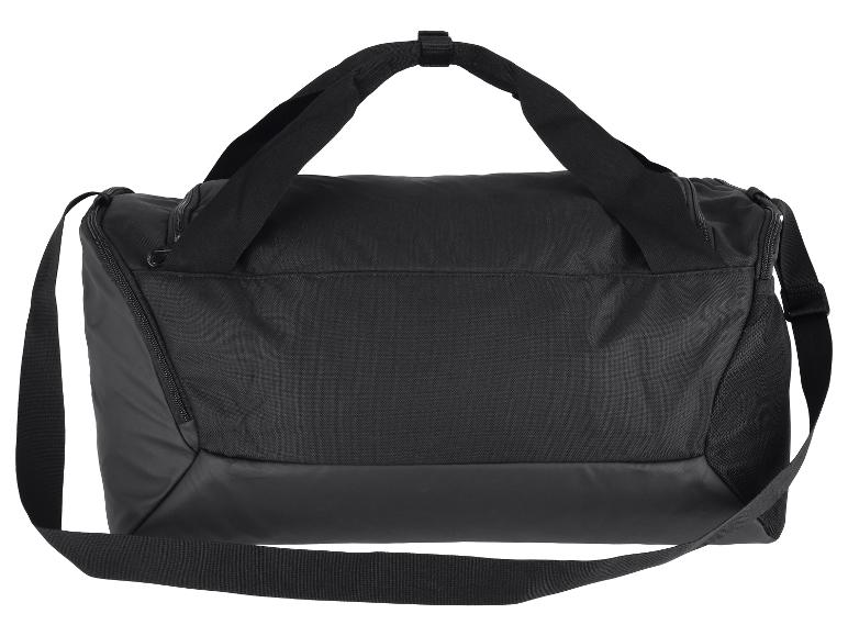 Sac de sport noir avec poignées et bandoulière.