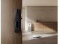 Appareils domestiques intelligents, dont une serrure numérique, un purificateur d'air et un robot aspirateur.