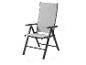 Chaise pliante grise avec accoudoirs, 110 cm de haut, 58 cm de large et 67 cm de profondeur.