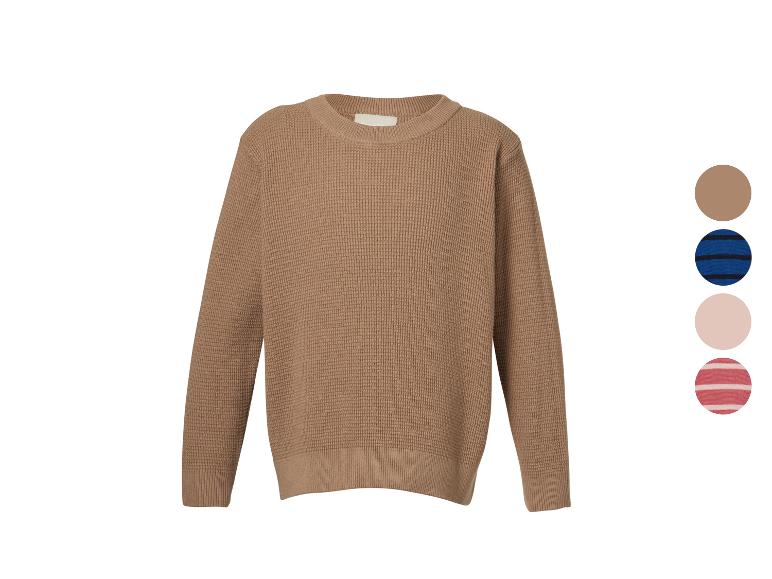 Pull en maille marron avec quatre options de couleur : marron, bleu rayé, rose et rouge rayé.