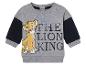 Un sweat-shirt bébé gris et bleu avec un imprimé de Simba du Roi Lion.