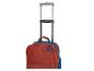 Sac à roulettes et sac à dos rouge-brun avec détails bleus.