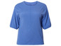 Un t-shirt bleu clair à manches courtes