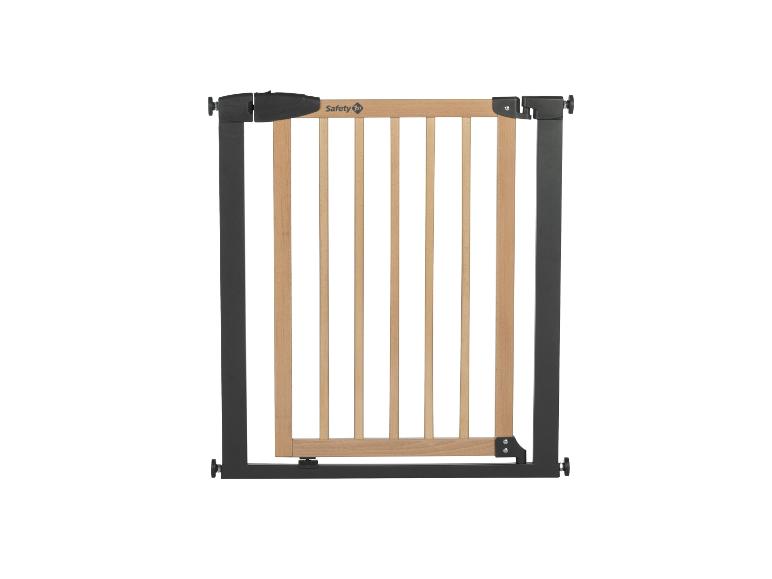 Barrière de sécurité pour enfant avec lattes en bois et cadre en métal noir.