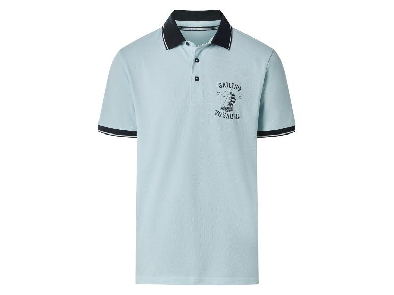 Polo bleu clair pour homme avec col et manches noirs, motif « SAILING VOYAGER ».